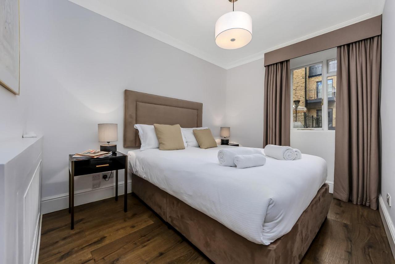 Apartmán 10 Curzon Street By Mansley Londýn Exteriér fotografie