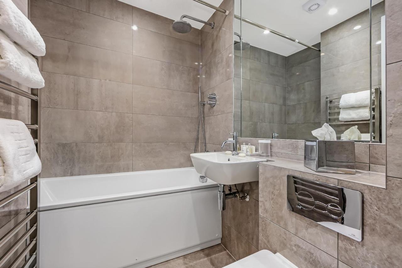 Apartmán 10 Curzon Street By Mansley Londýn Exteriér fotografie