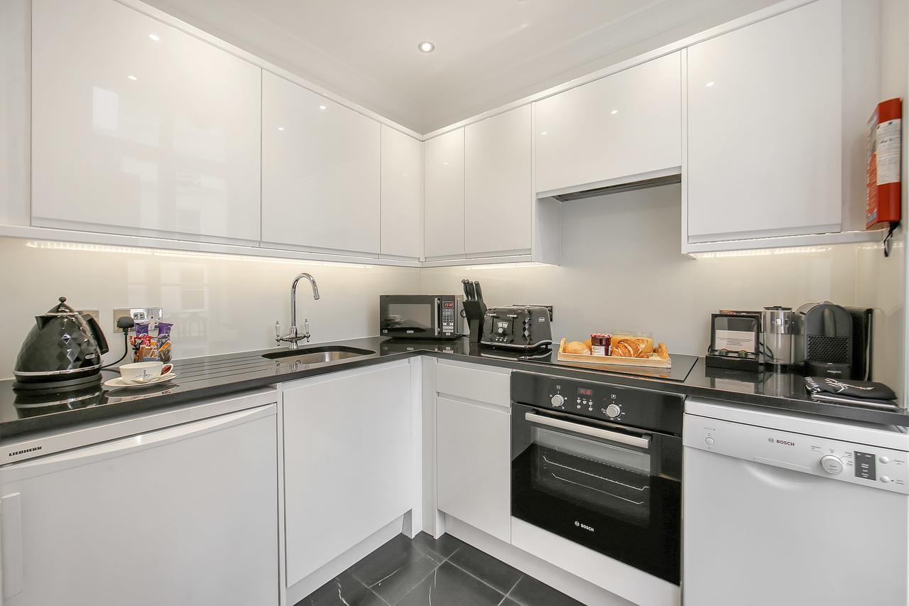 Apartmán 10 Curzon Street By Mansley Londýn Exteriér fotografie