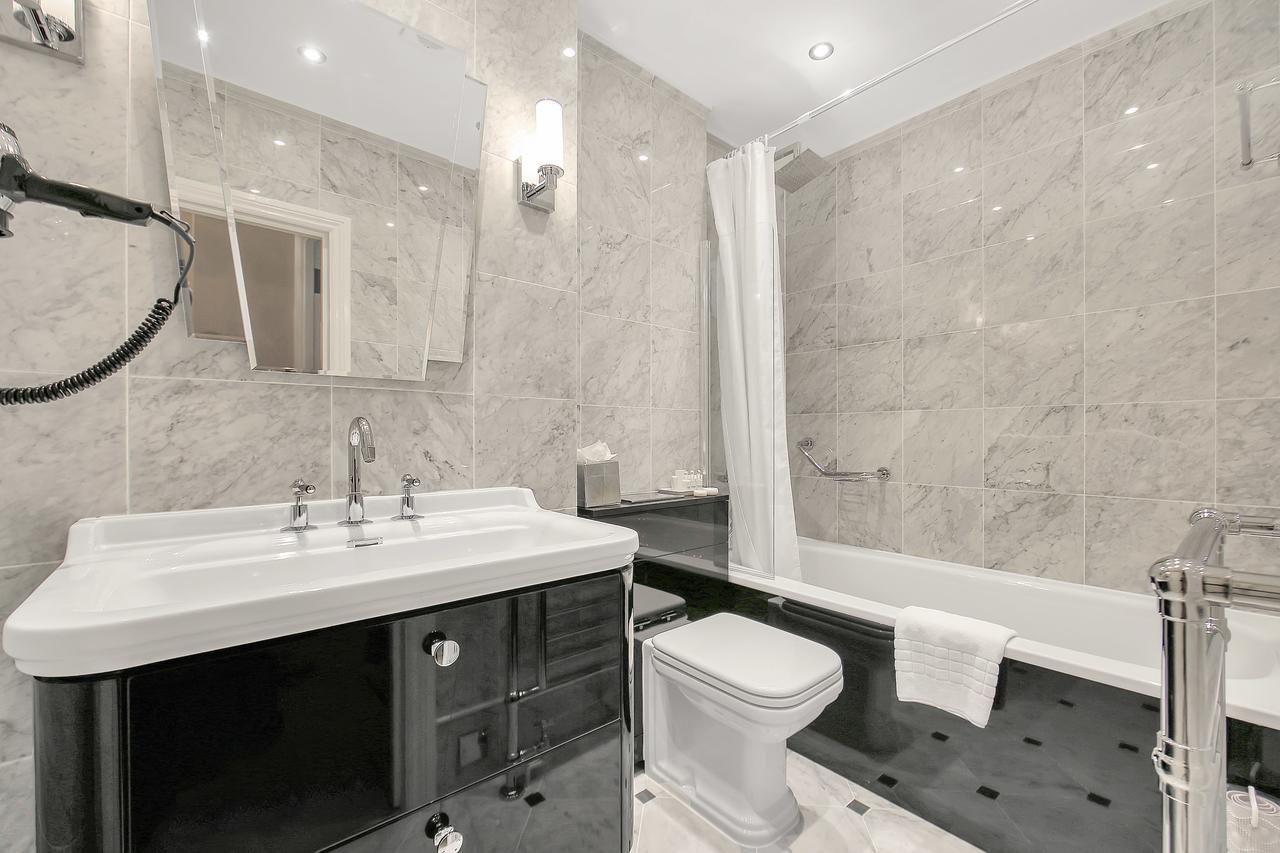 Apartmán 10 Curzon Street By Mansley Londýn Exteriér fotografie
