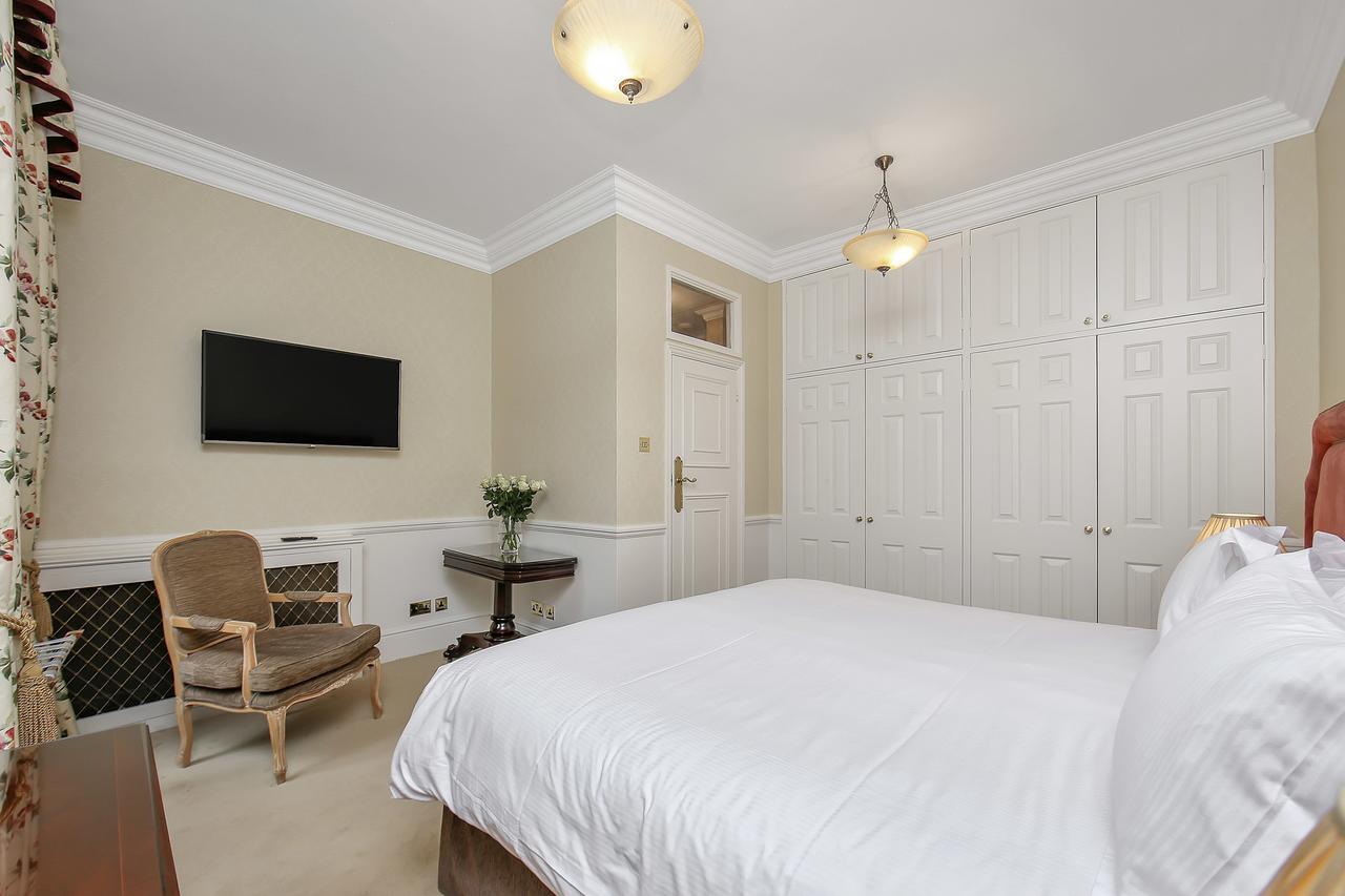 Apartmán 10 Curzon Street By Mansley Londýn Exteriér fotografie