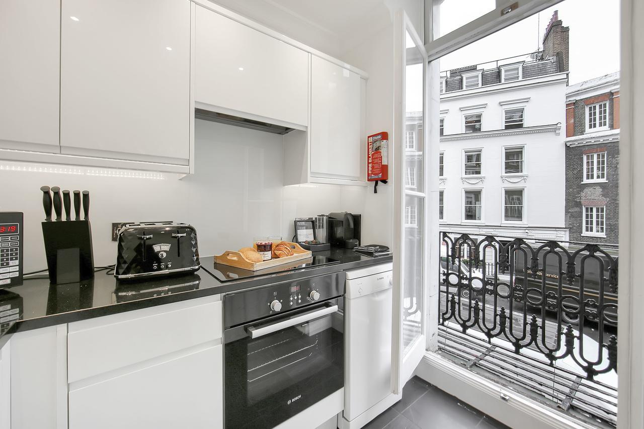 Apartmán 10 Curzon Street By Mansley Londýn Exteriér fotografie