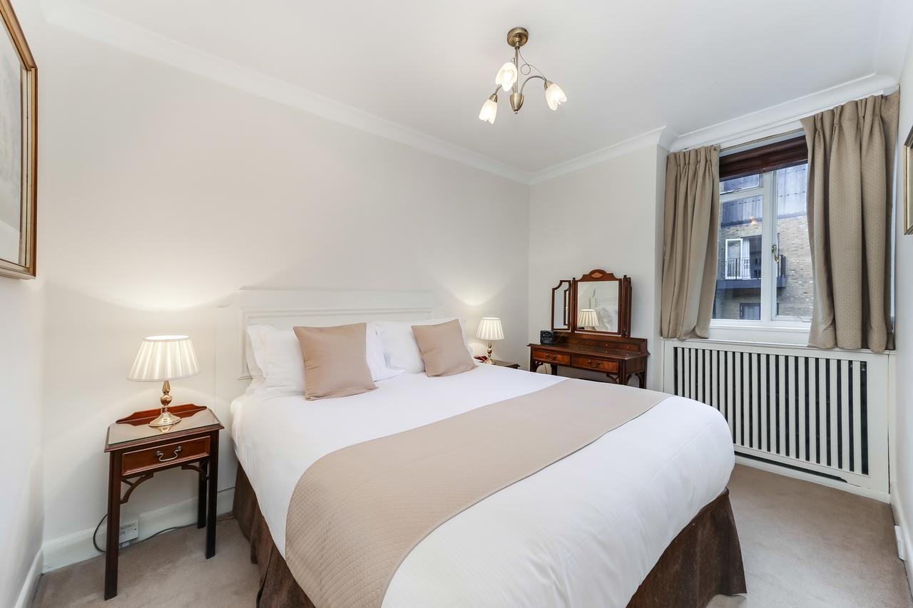 Apartmán 10 Curzon Street By Mansley Londýn Exteriér fotografie