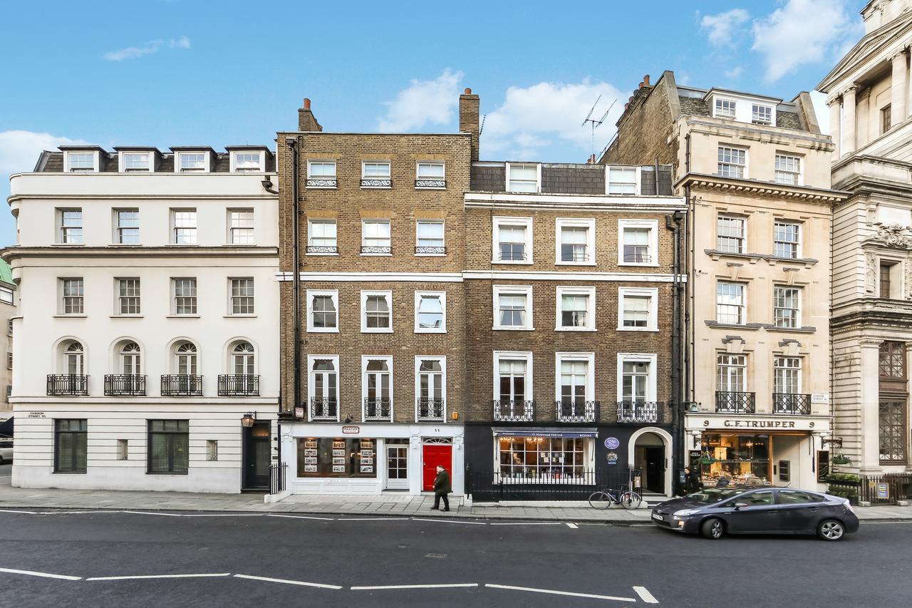 Apartmán 10 Curzon Street By Mansley Londýn Exteriér fotografie