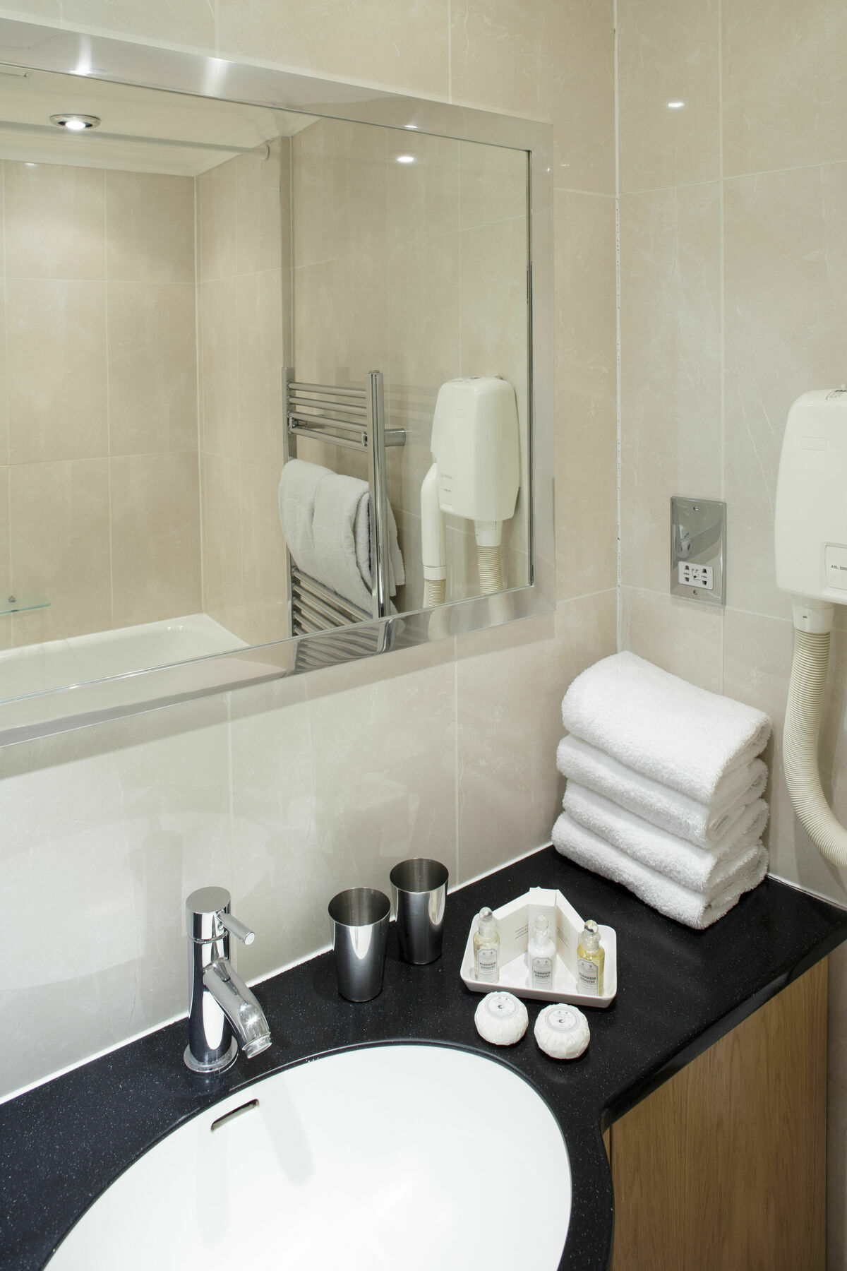 Apartmán 10 Curzon Street By Mansley Londýn Interiér fotografie